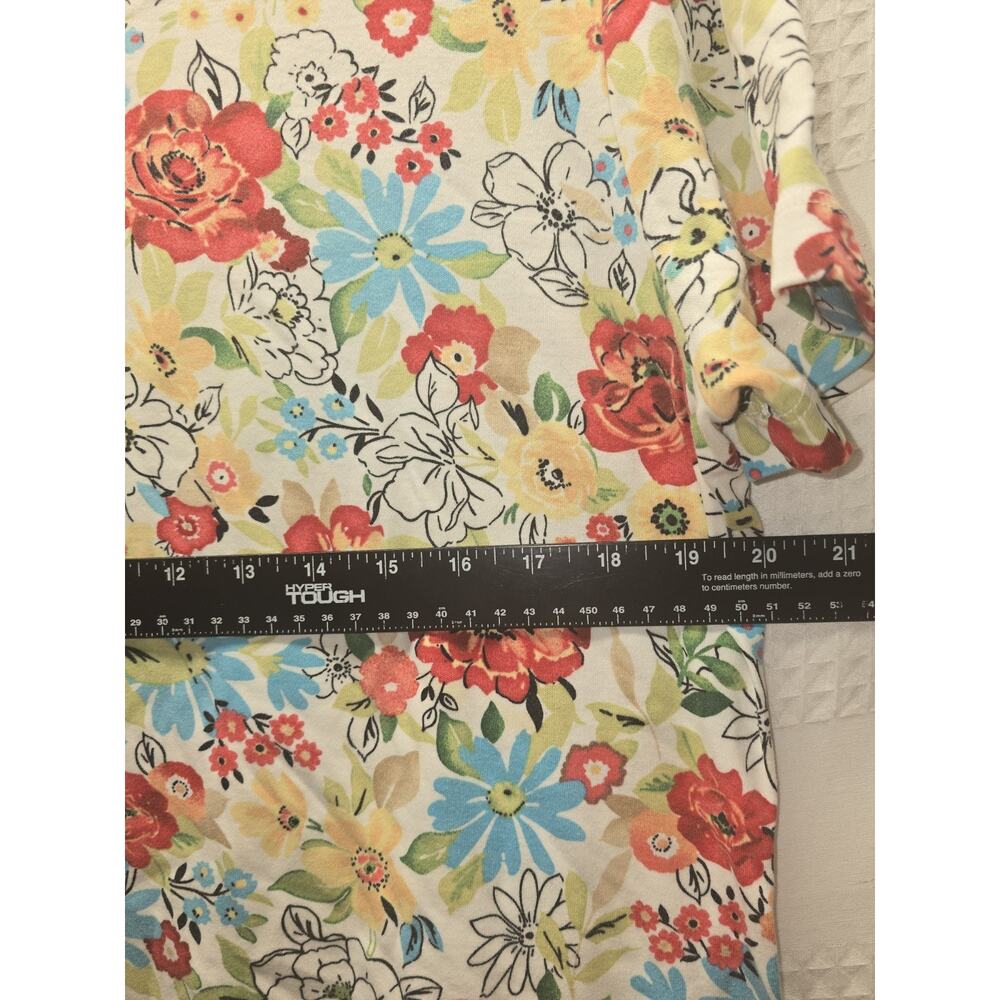 White Stag women's vintage-style t-shirt featuring a colorful floral Size Lrg... - Picture 3 of 6